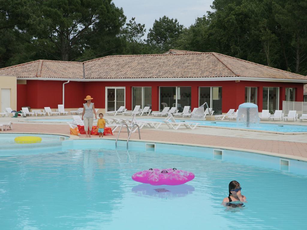 Residence Nemea Les Rives De Saint Brice Ares Exterior foto
